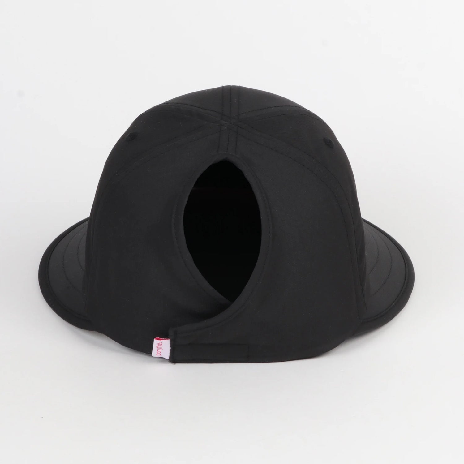 Sombrero negro con abertura trasera para trenza o chongo 